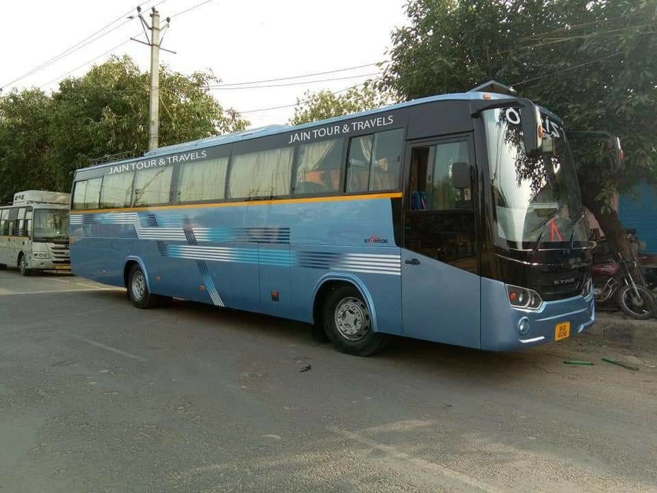 Volvo / Luxury Coach